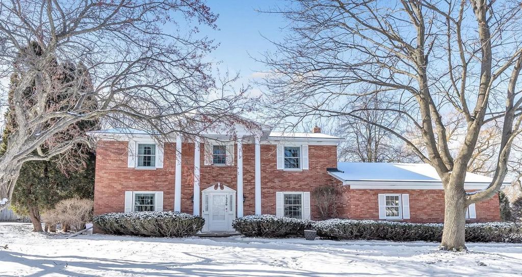 1326 S SUMMER RANGE ROAD, De Pere, WI 54115