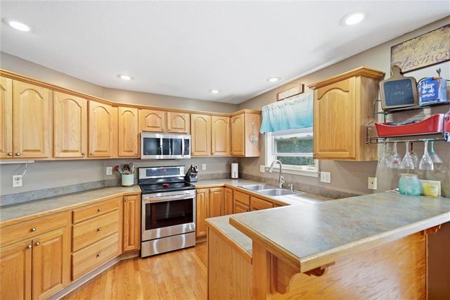 509 FAIRWAY Road, Belton, MO 64012