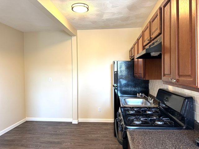 838 Western Ave 2R, Lynn, MA 01904