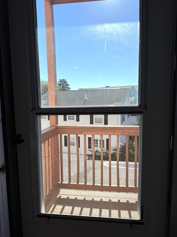 838 Western Ave 2R, Lynn, MA 01904