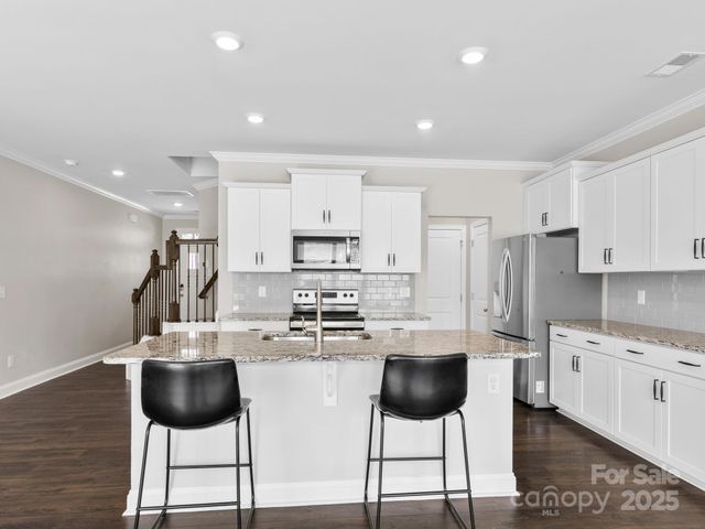 567 Big Sur Loop, Asheville, NC 28806