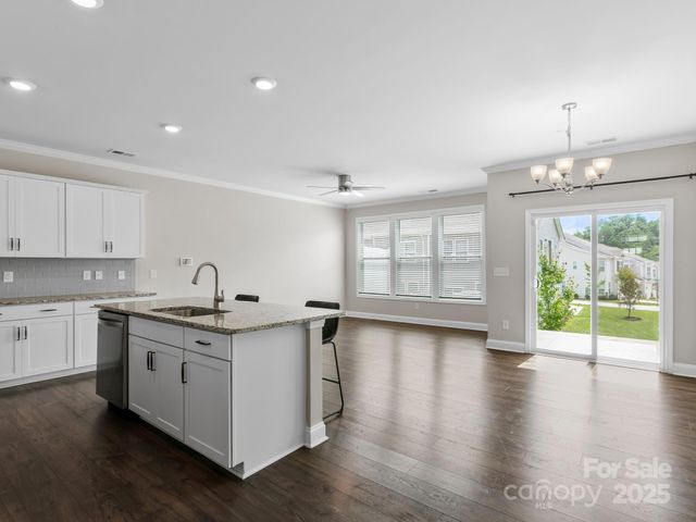 567 Big Sur Loop, Asheville, NC 28806