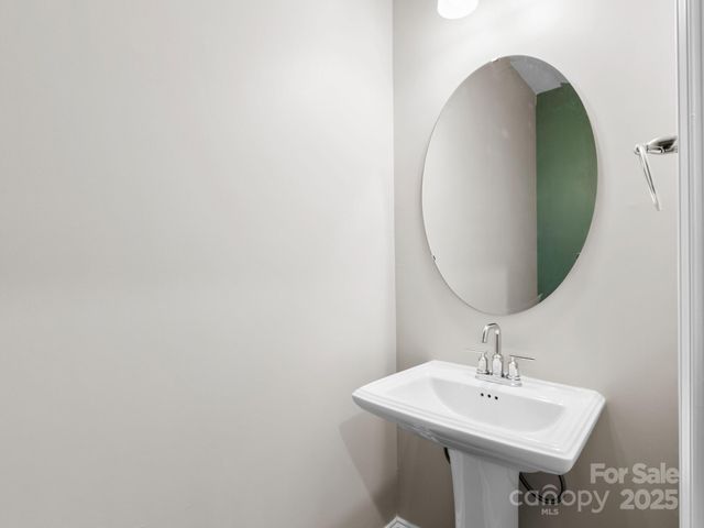 567 Big Sur Loop, Asheville, NC 28806