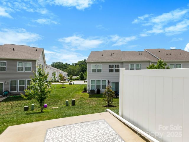 567 Big Sur Loop, Asheville, NC 28806