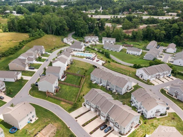 567 Big Sur Loop, Asheville, NC 28806