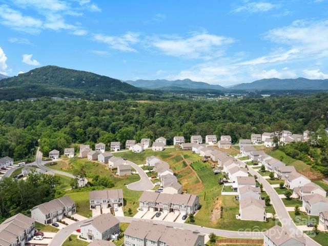 567 Big Sur Loop, Asheville, NC 28806