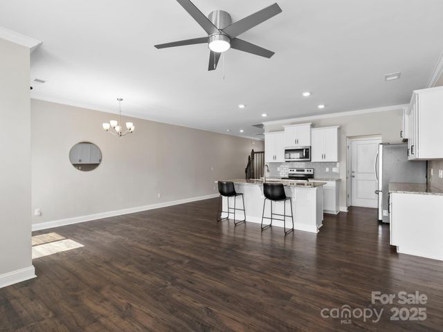 567 Big Sur Loop, Asheville, NC 28806