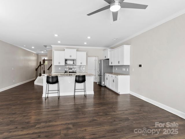 567 Big Sur Loop, Asheville, NC 28806