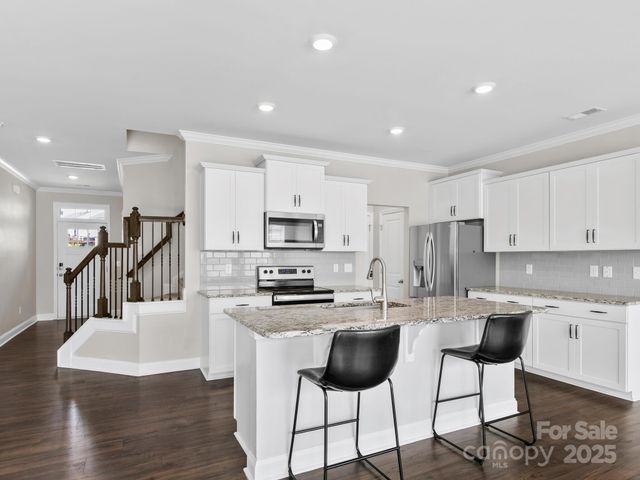 567 Big Sur Loop, Asheville, NC 28806