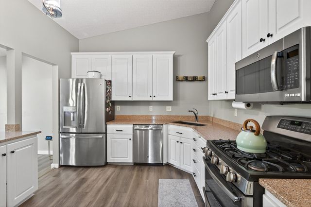 8945 Preserve Boulevard, Eden Prairie, MN 55347