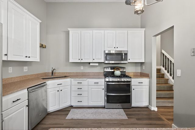 8945 Preserve Boulevard, Eden Prairie, MN 55347