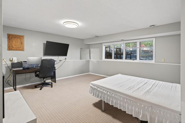 8945 Preserve Boulevard, Eden Prairie, MN 55347