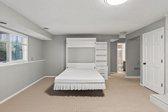 8945 Preserve Boulevard, Eden Prairie, MN 55347