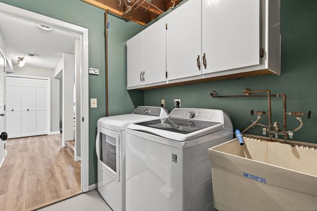 8945 Preserve Boulevard, Eden Prairie, MN 55347