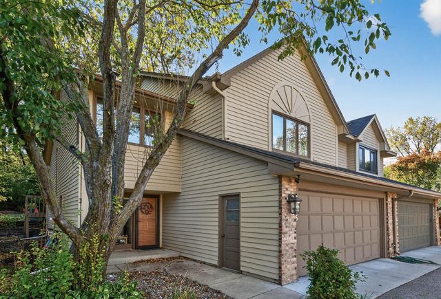 8945 Preserve Boulevard, Eden Prairie, MN 55347