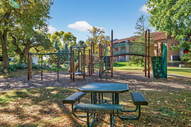 8945 Preserve Boulevard, Eden Prairie, MN 55347