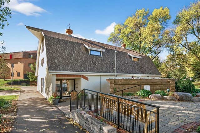 8945 Preserve Boulevard, Eden Prairie, MN 55347