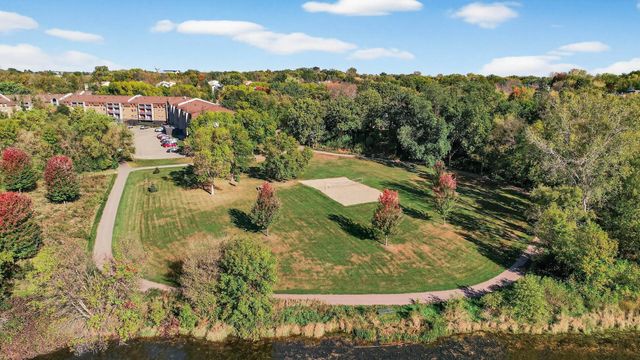 8945 Preserve Boulevard, Eden Prairie, MN 55347