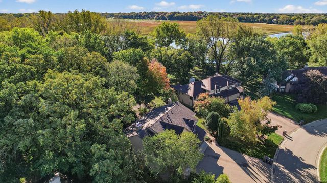 8945 Preserve Boulevard, Eden Prairie, MN 55347