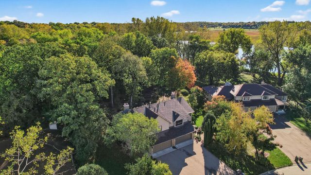 8945 Preserve Boulevard, Eden Prairie, MN 55347