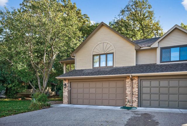 8945 Preserve Boulevard, Eden Prairie, MN 55347