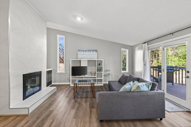 8945 Preserve Boulevard, Eden Prairie, MN 55347