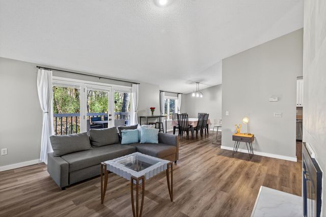 8945 Preserve Boulevard, Eden Prairie, MN 55347