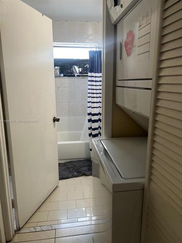 2295 W 53rd Place 201, Hialeah, FL 33016