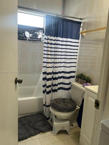 2295 W 53rd Place 201, Hialeah, FL 33016