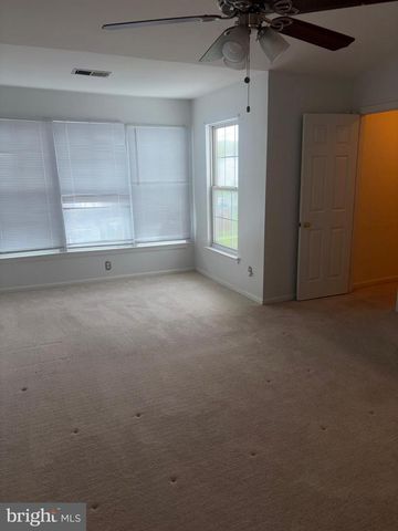 44 LISA DR, Newark, DE 19702