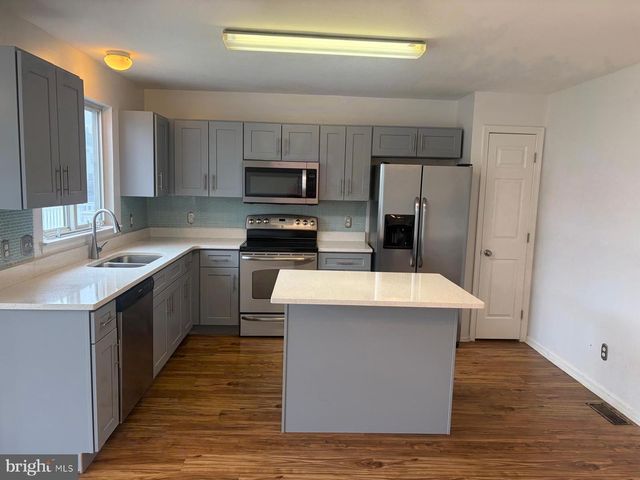 44 LISA DR, Newark, DE 19702