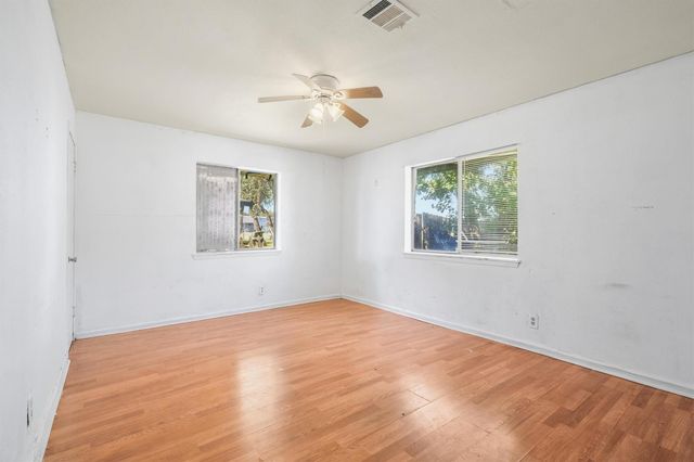 3218 5th Street, Stafford, TX 77477