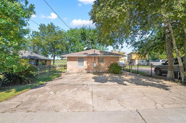 3218 5th Street, Stafford, TX 77477