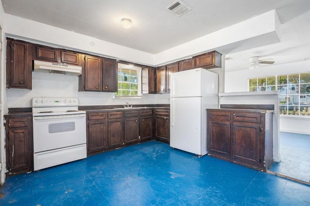3218 5th Street, Stafford, TX 77477