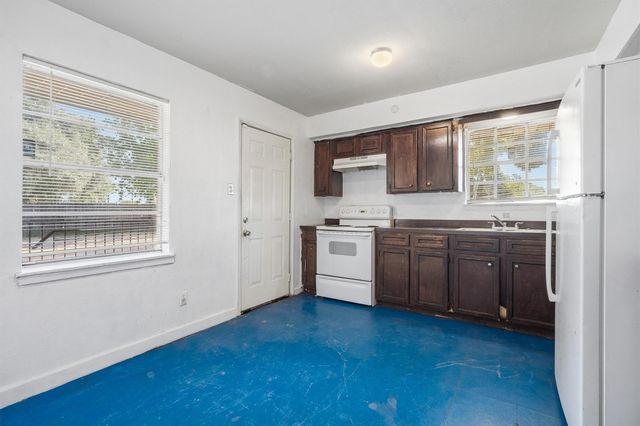 3218 5th Street, Stafford, TX 77477