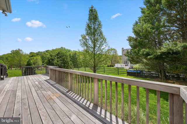 27 TWIN CREEKS DR, Thornton, PA 19373