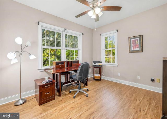 27 TWIN CREEKS DR, Thornton, PA 19373