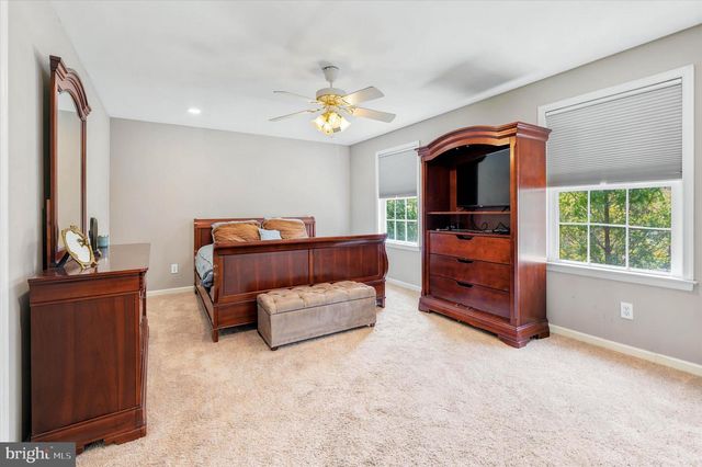27 TWIN CREEKS DR, Thornton, PA 19373