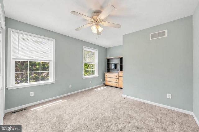 27 TWIN CREEKS DR, Thornton, PA 19373