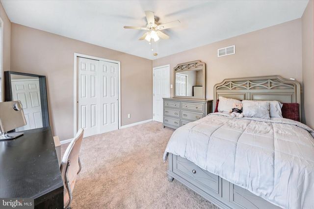 27 TWIN CREEKS DR, Thornton, PA 19373