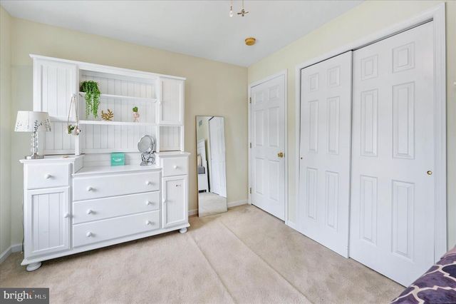 27 TWIN CREEKS DR, Thornton, PA 19373