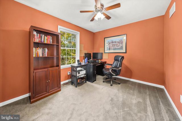 27 TWIN CREEKS DR, Thornton, PA 19373