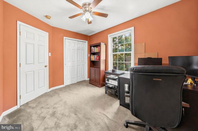 27 TWIN CREEKS DR, Thornton, PA 19373