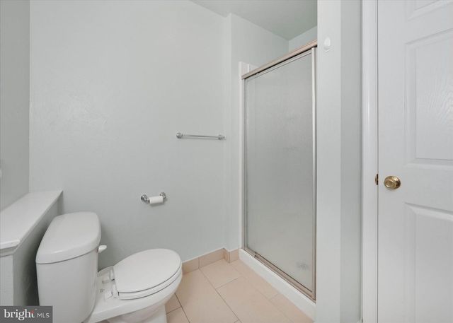 27 TWIN CREEKS DR, Thornton, PA 19373