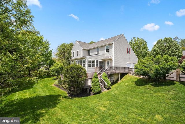 27 TWIN CREEKS DR, Thornton, PA 19373