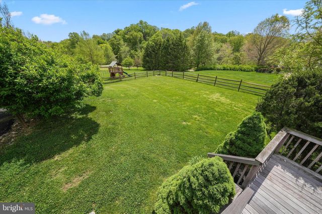 27 TWIN CREEKS DR, Thornton, PA 19373