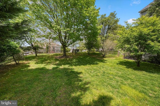 27 TWIN CREEKS DR, Thornton, PA 19373
