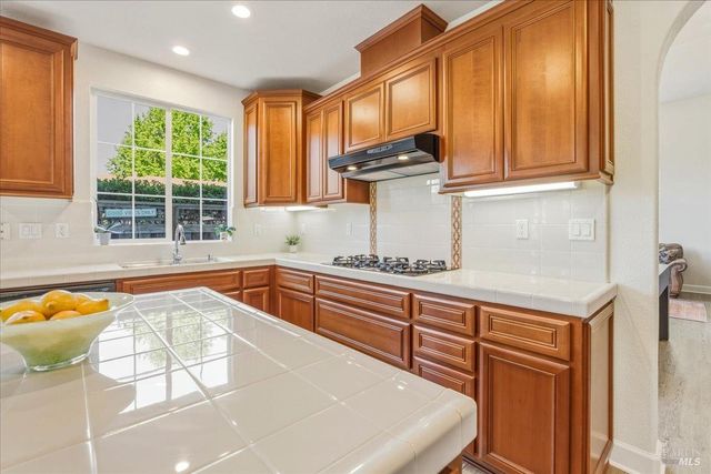 214 Ranch Ct, Novato, CA 94945