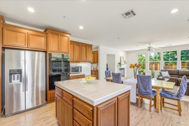 214 Ranch Ct, Novato, CA 94945