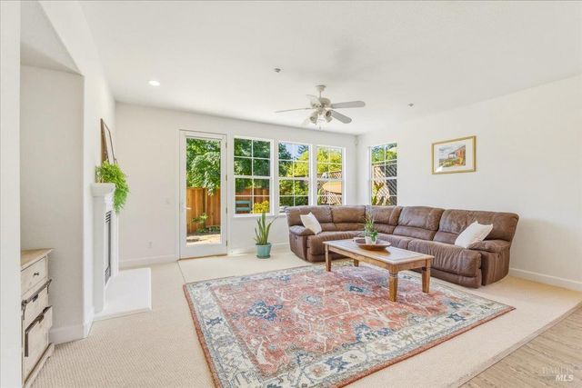 214 Ranch Ct, Novato, CA 94945